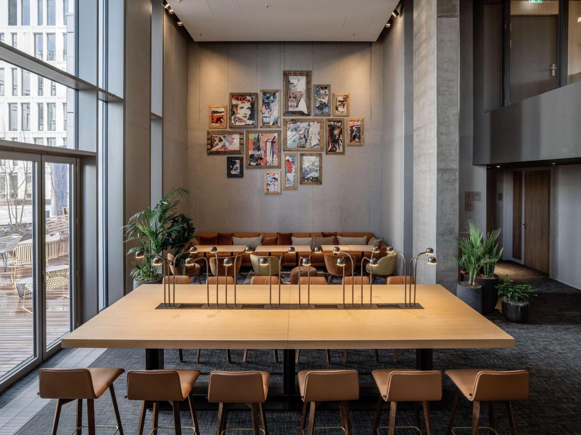 B'Mine Hotel Frankfurt Airport Франкфурт на Майн Екстериор снимка